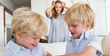 Почему ребёнок ведёт себя агрессивно Почему ребенок агрессивен с матерью